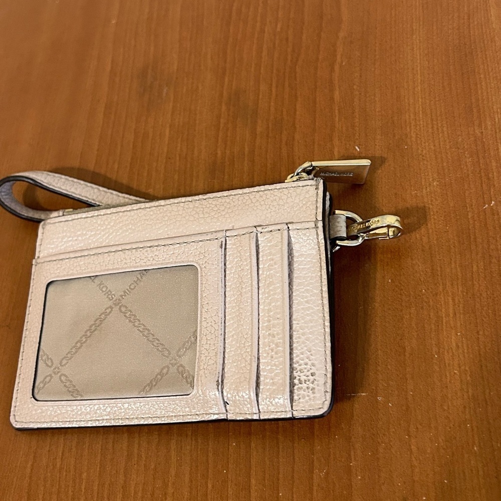 Michael Kors Soft Pink Leather Coin Purse Card Slot Wristlet ZipUp Wallet Travel - Picture 8 of 14